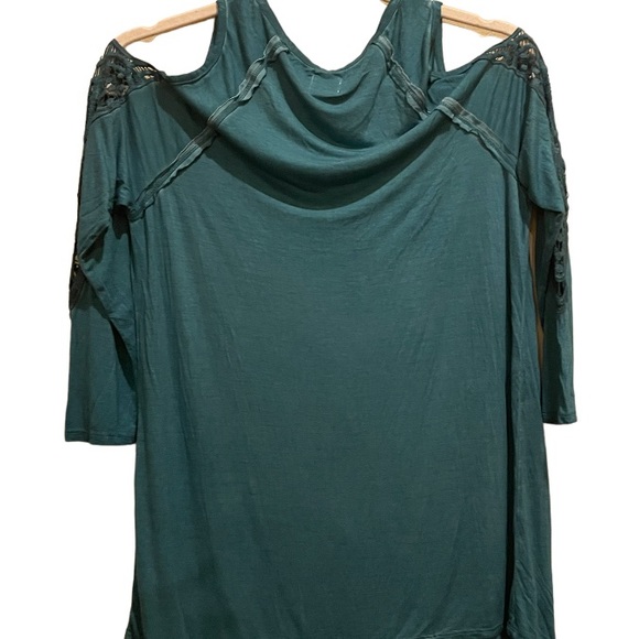 Love fire Crochet Cold Shoulder Acid washed Plus size top - Picture 4 of 7